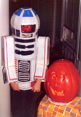 Illustration for article titled A Treasure Trove of Awesome Old-School Star Wars Costumes